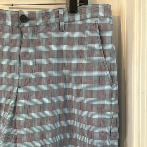 Men’s Tommy Bahama Checked Flat Front UV Protection Stretch Bermuda Shorts - Picture 2 of 7